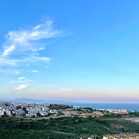 Sea View - 7 Minutes To Sotogrande *