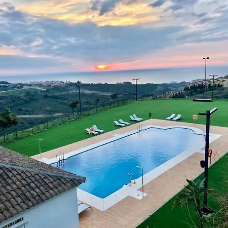 Apartment Sea View - 7 Minutes To Sotogrande Castillo de Sabinillas